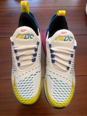 Nike Air Size 5 Youth New Without Box
